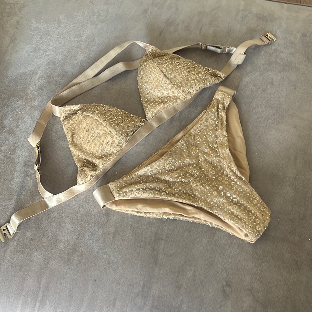 LUNA pole wear - worn once - glitter gold set - size 4 bottoms size 6 top